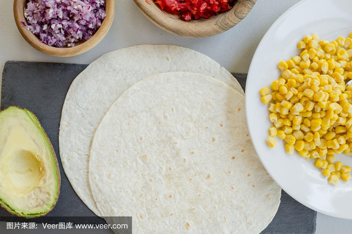 如何选择合适的配料提升墨西哥玉米饼风味